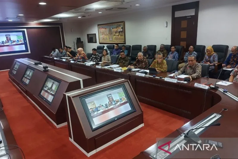 Konferensi pers terkait program Tabungan Perumahan Rakyat (Tapera) di Kantor Staf Presiden, Jakarta pada Jumat (31/5/2024). ANTARA/Andi Firdaus/am.
