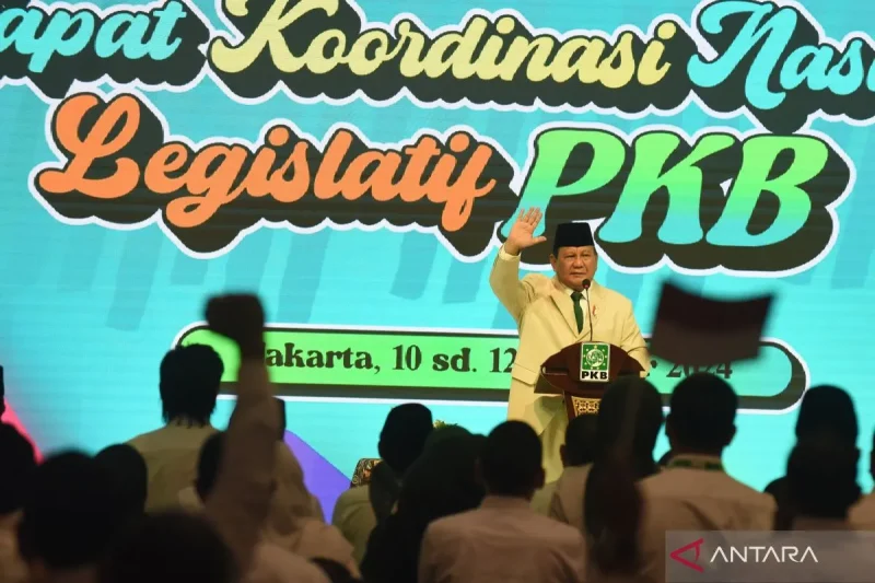 Calon presiden terpilih Prabowo Subianto menyampaikan pidato politiknya pada pembukaan Rapat Koordinasi Nasional Legislatif PKB di Jakarta, Kamis (10/10/2024). ANTARA FOTO/Indrianto Eko Suwarso/aww.
