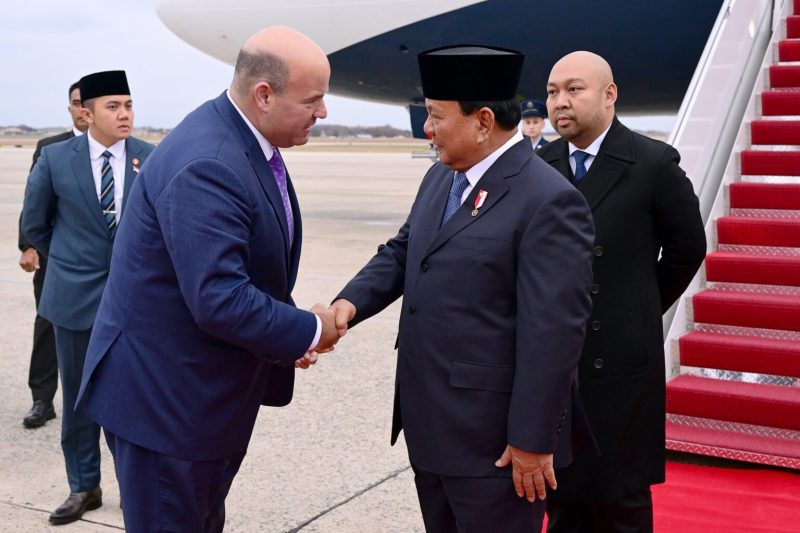 Presiden Prabowo Subianto tiba di Pangkalan Militer Andrews, Washington DC, Amerika Serikat, Minggu (10/11/2024). (Foto: BPMI Setpres)

