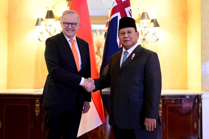 Presiden Republik Indonesia, Prabowo Subianto, menerima kunjungan kehormatan dari Perdana Menteri Australia, Anthony Albanese, di Lima, Peru, Kamis (14/11//2024). (Foto: BPMI Setpres/Muchlis  Jr)